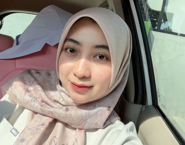 Azkia Bu Dokter Jilbab