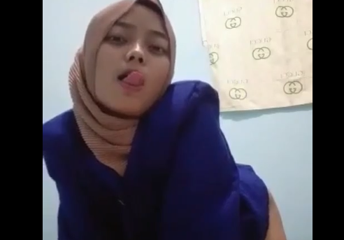 Skandal Elfarina Mahasiswi Jilbab Viral Colmek Bugil